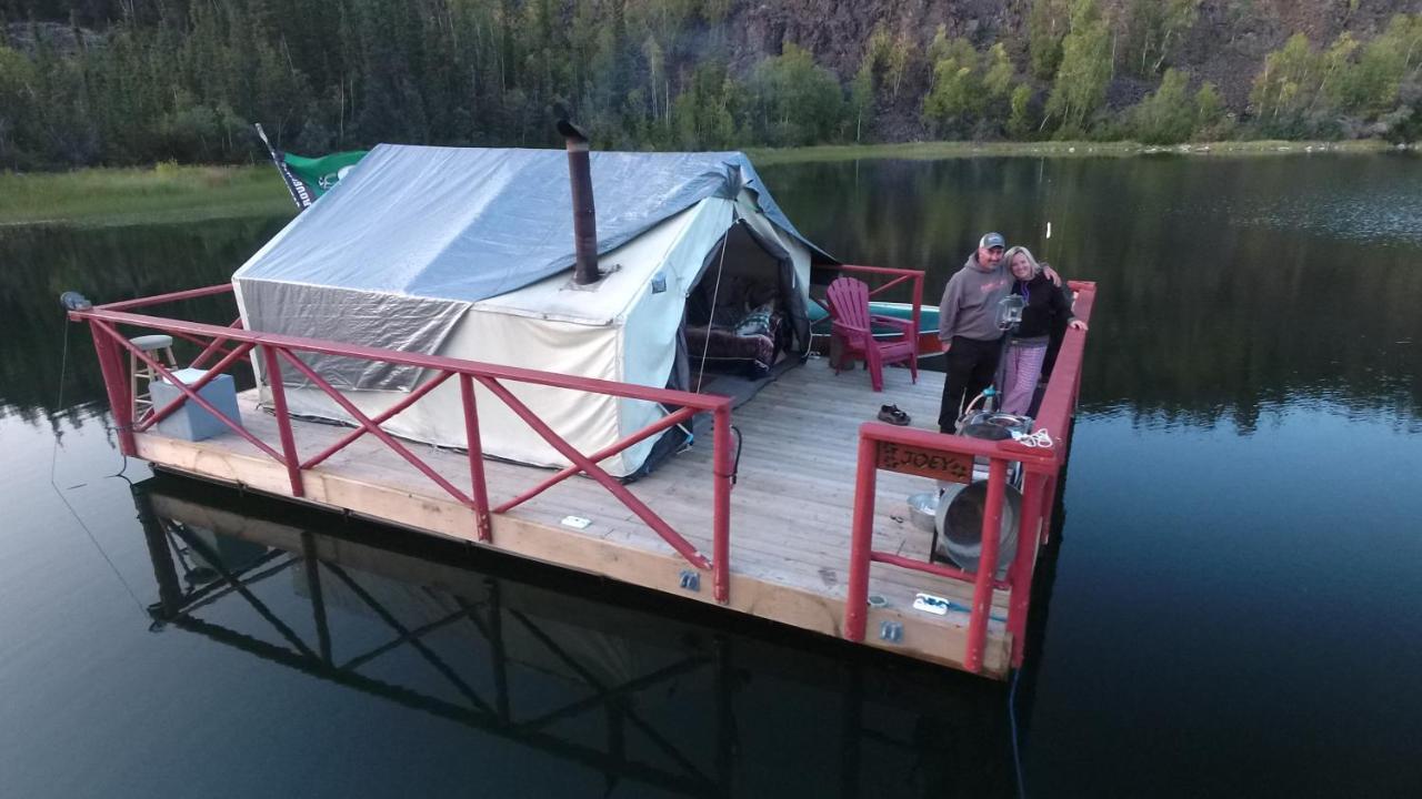 Yellow Dog Lodge, Inc. Yellowknife Exteriör bild